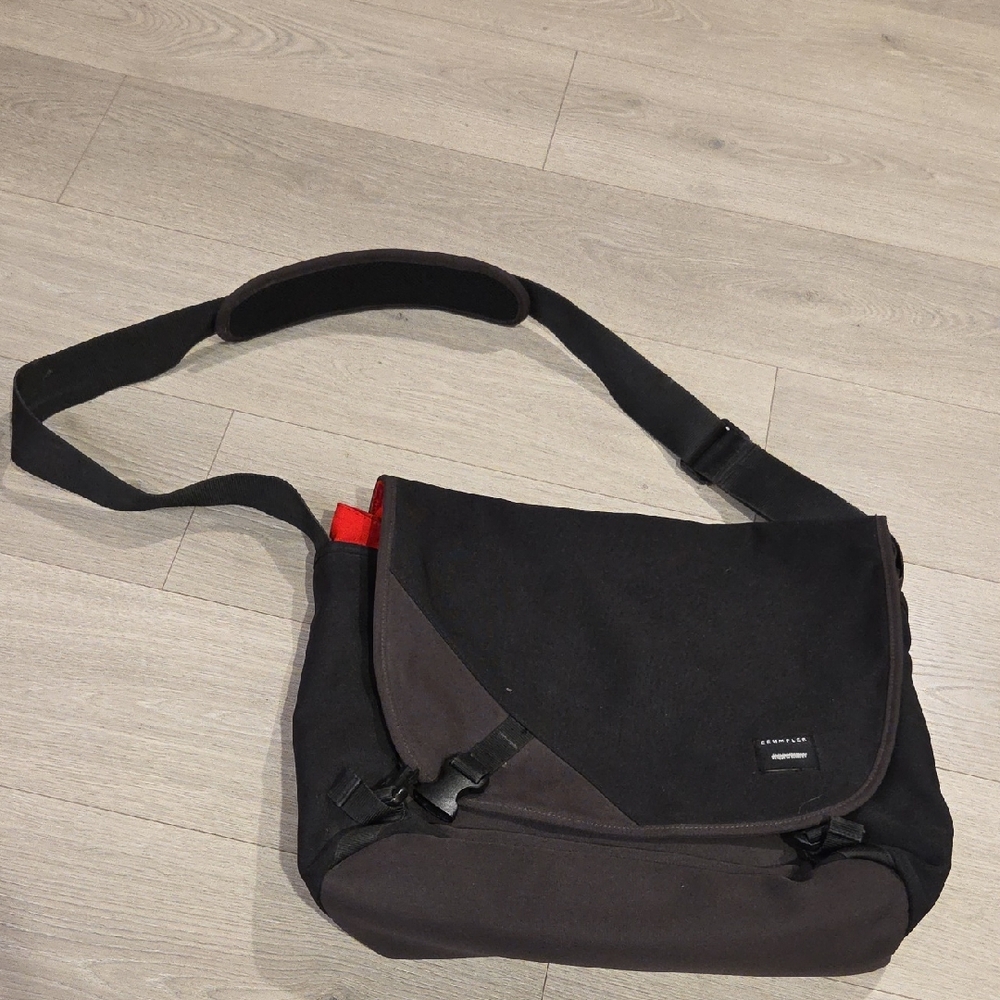 Crumpler The Skivvy Large